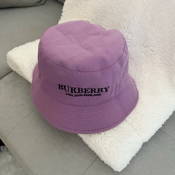 Burberry “Reversible” Bucket Hat - Picture 4 of 4
